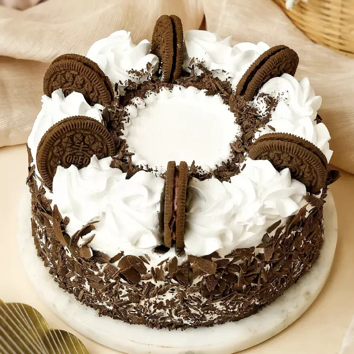 Oreo Creamy Black Forest Cake