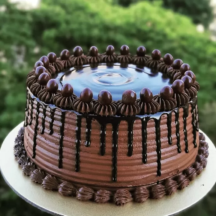 Chocolate Drip truffle Cake